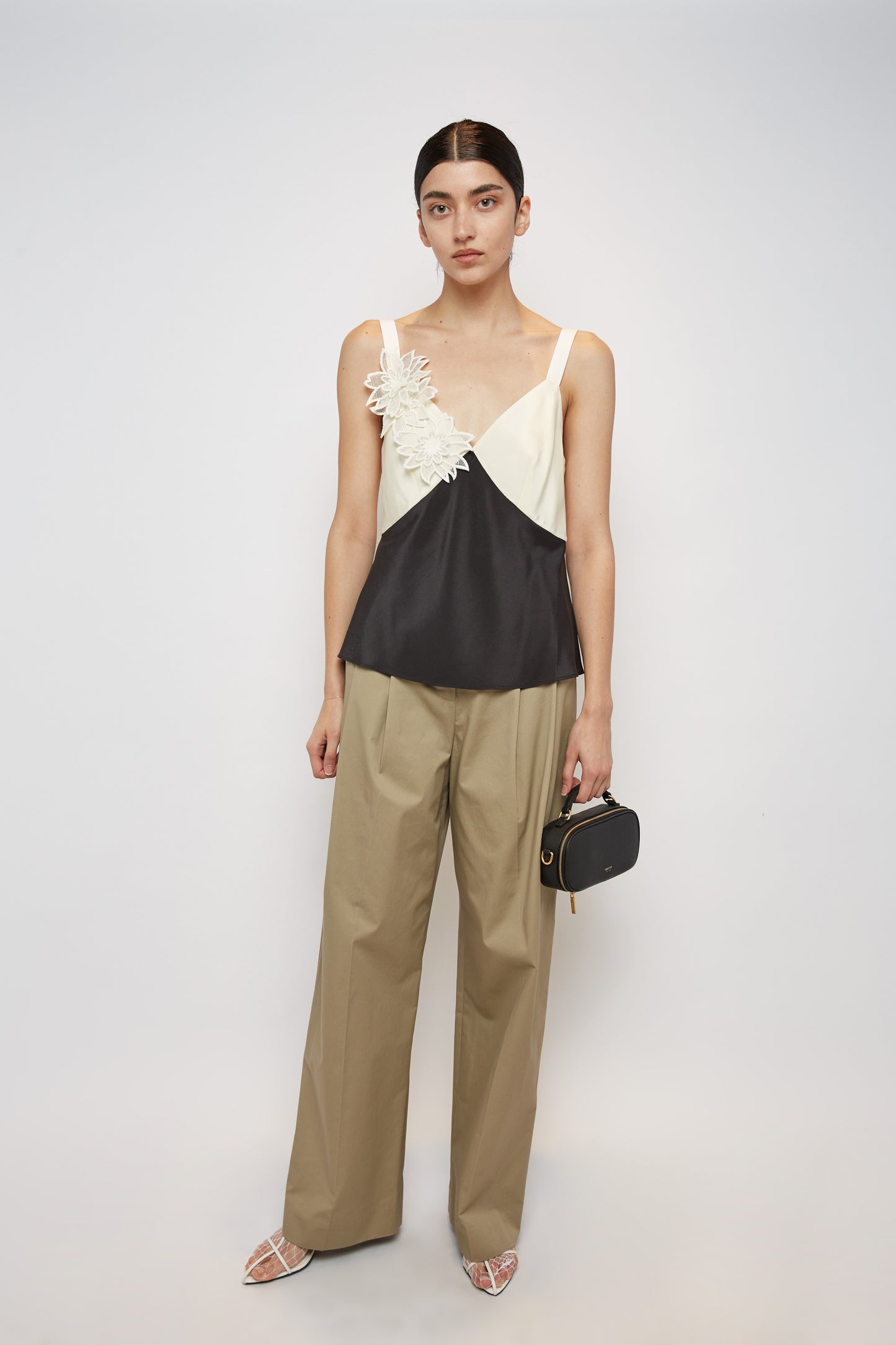 MESH FLOWER CAMISOLE - BLACK/CREAM