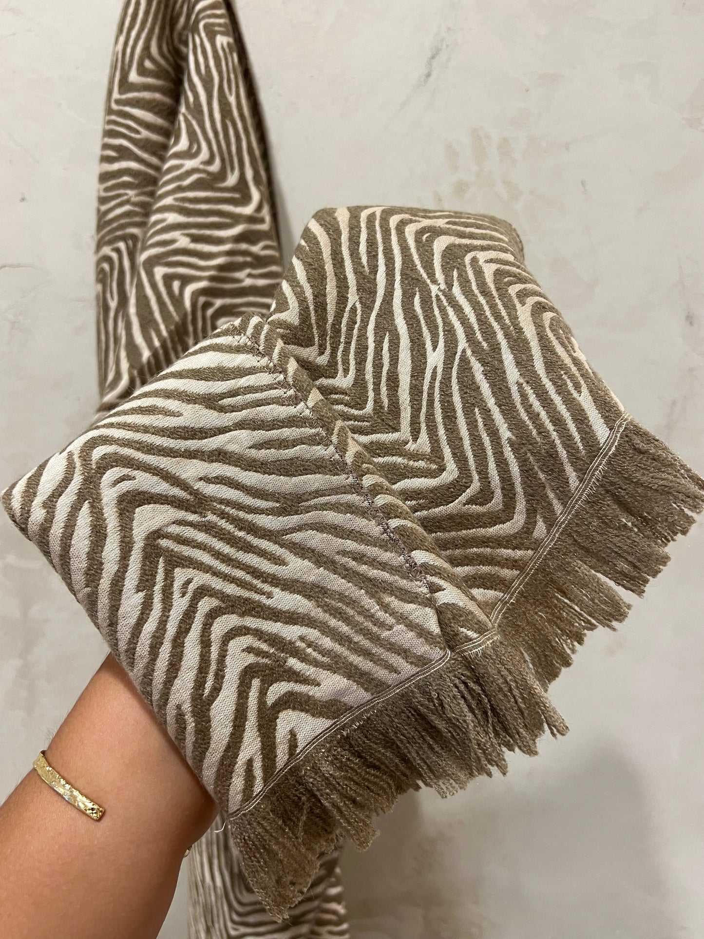ZEBRA PRINT FRINGE SCARF - CAMEL