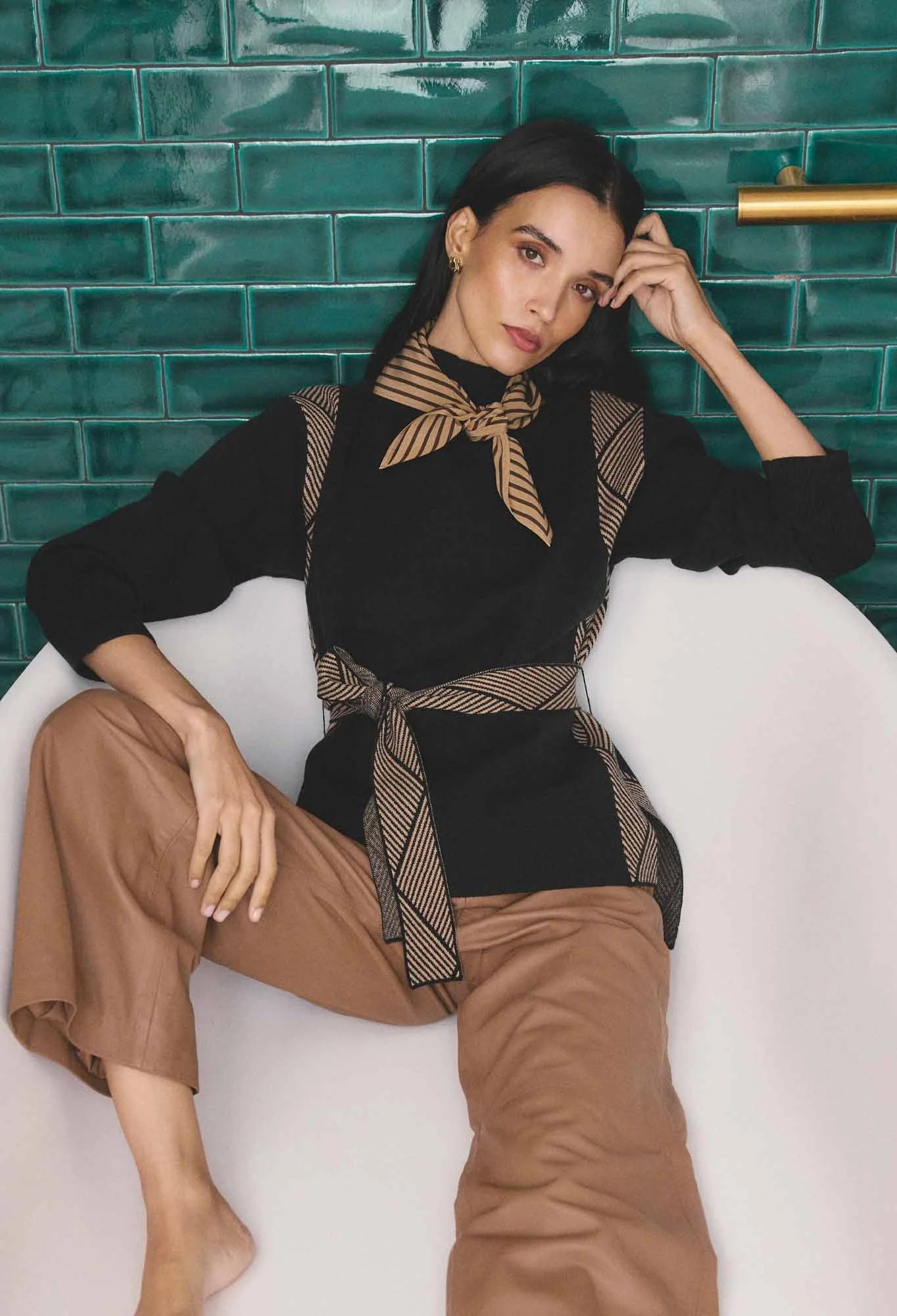 *PREORDER* NOMADIC SWEATER - BLACK CHEVRON