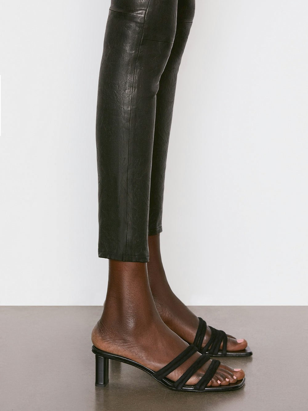 LEATHER LE HIGH SKINNY - WASHED BLACK