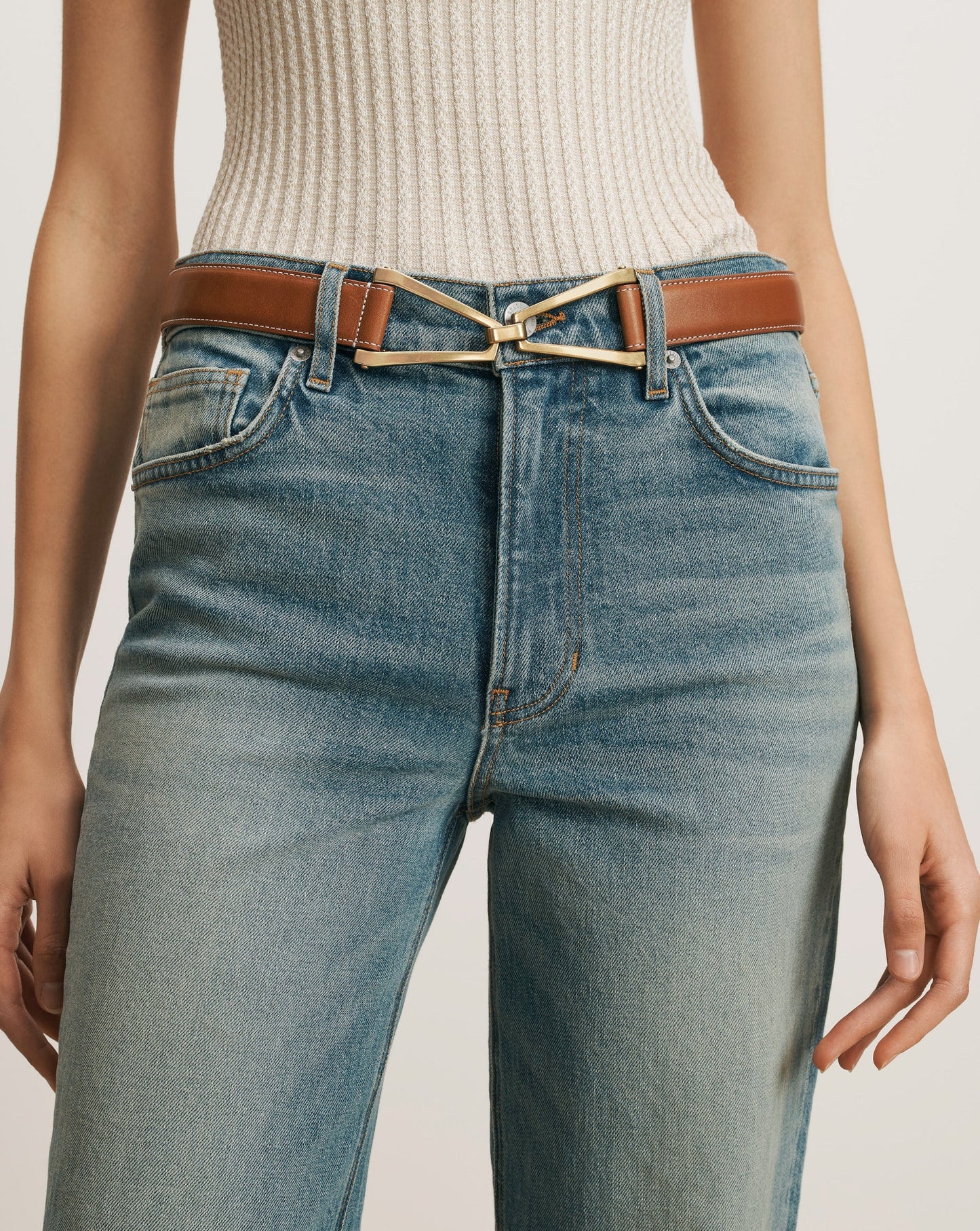 V LEATHER BELT - HAZELWOOD