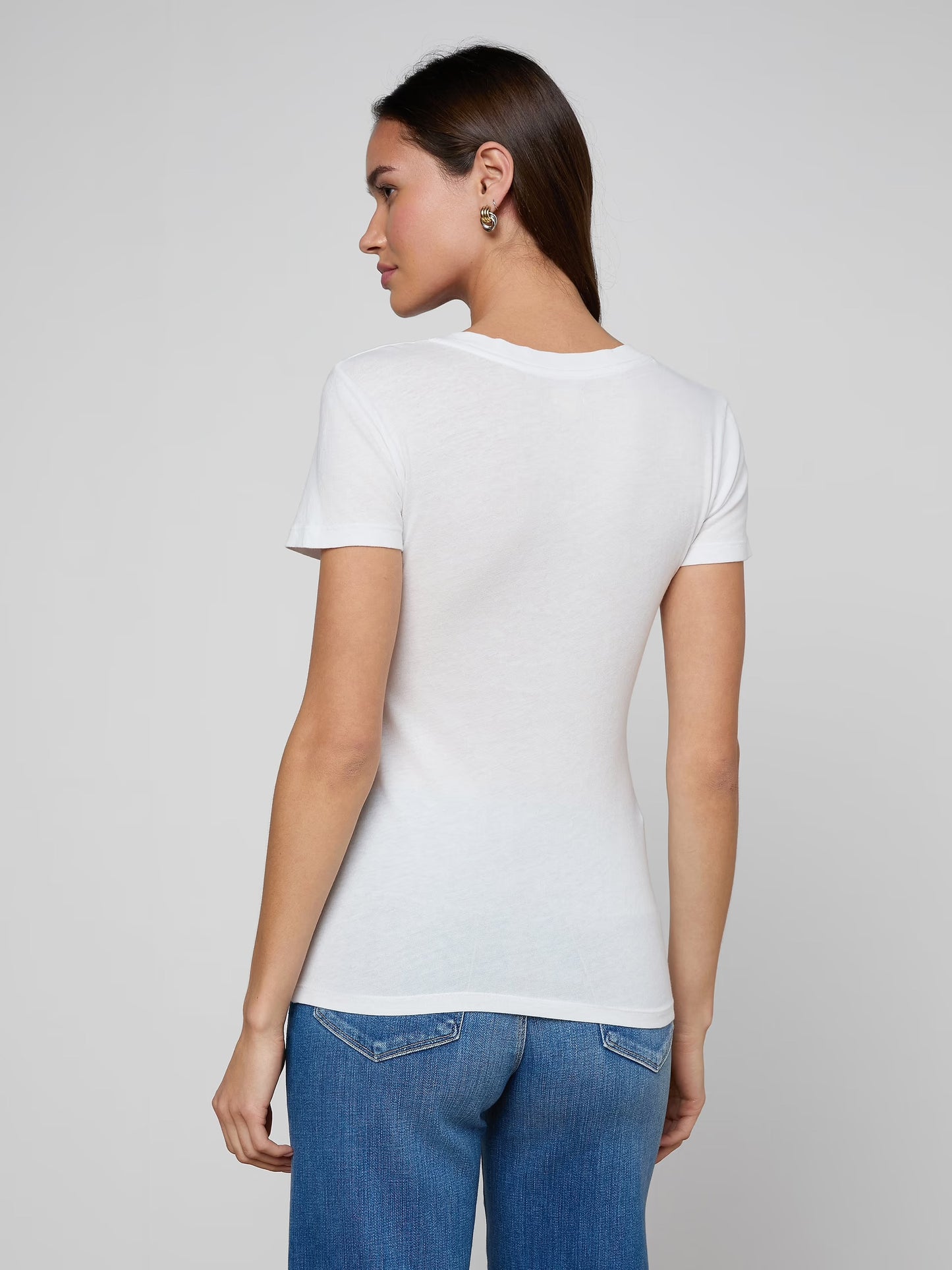 BECCA V-NECK TEE - WHITE