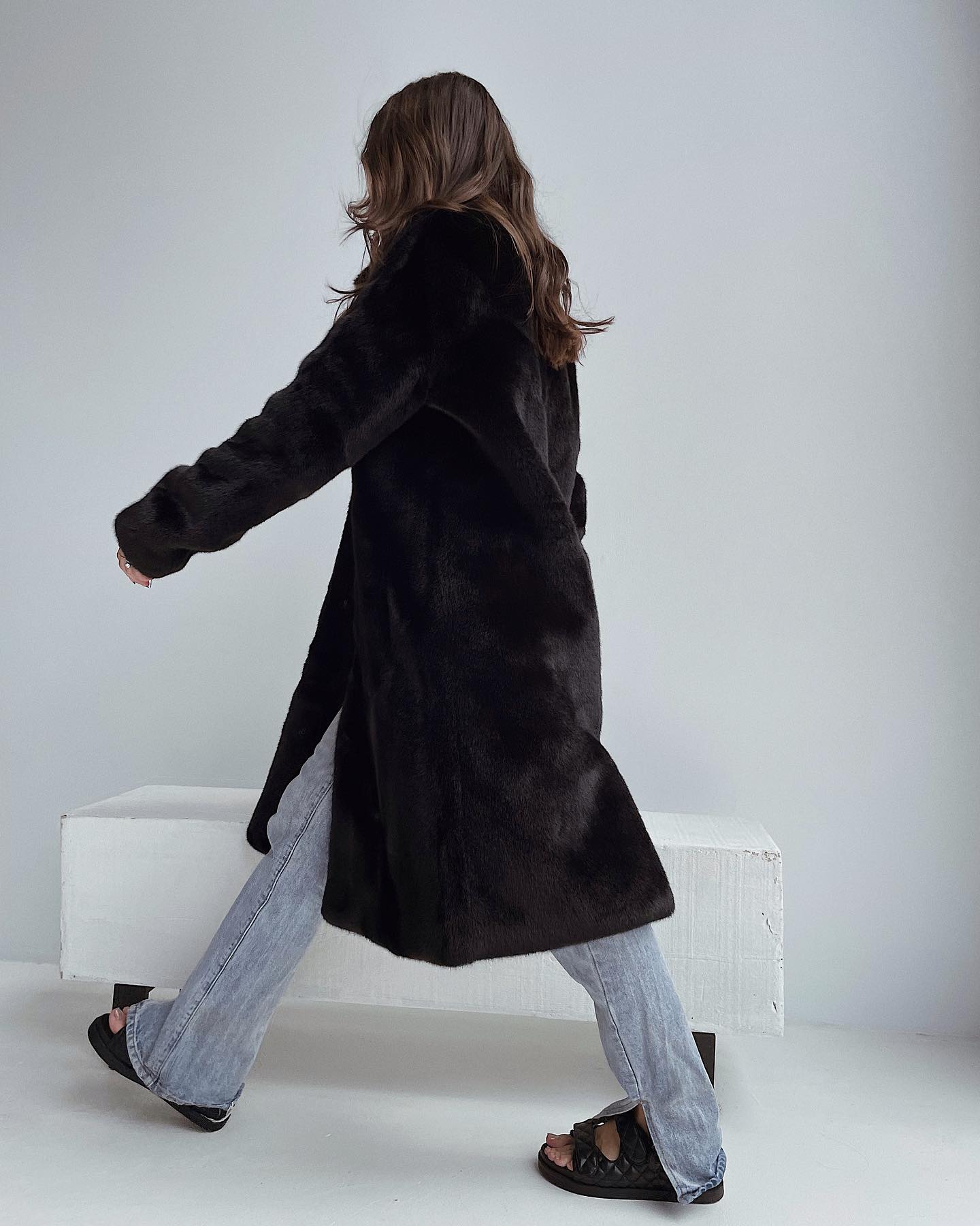 RAVEN COAT - BLACK