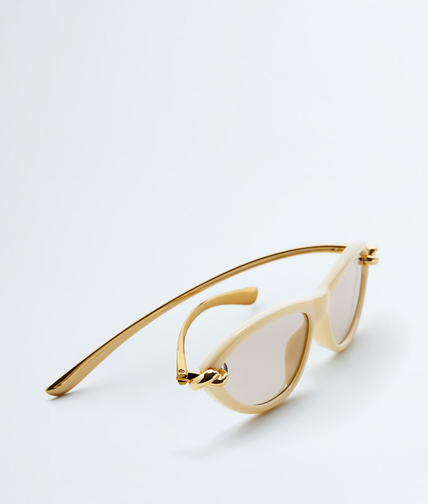 CAT EYE SUNGLASSES - WHITE/GREY