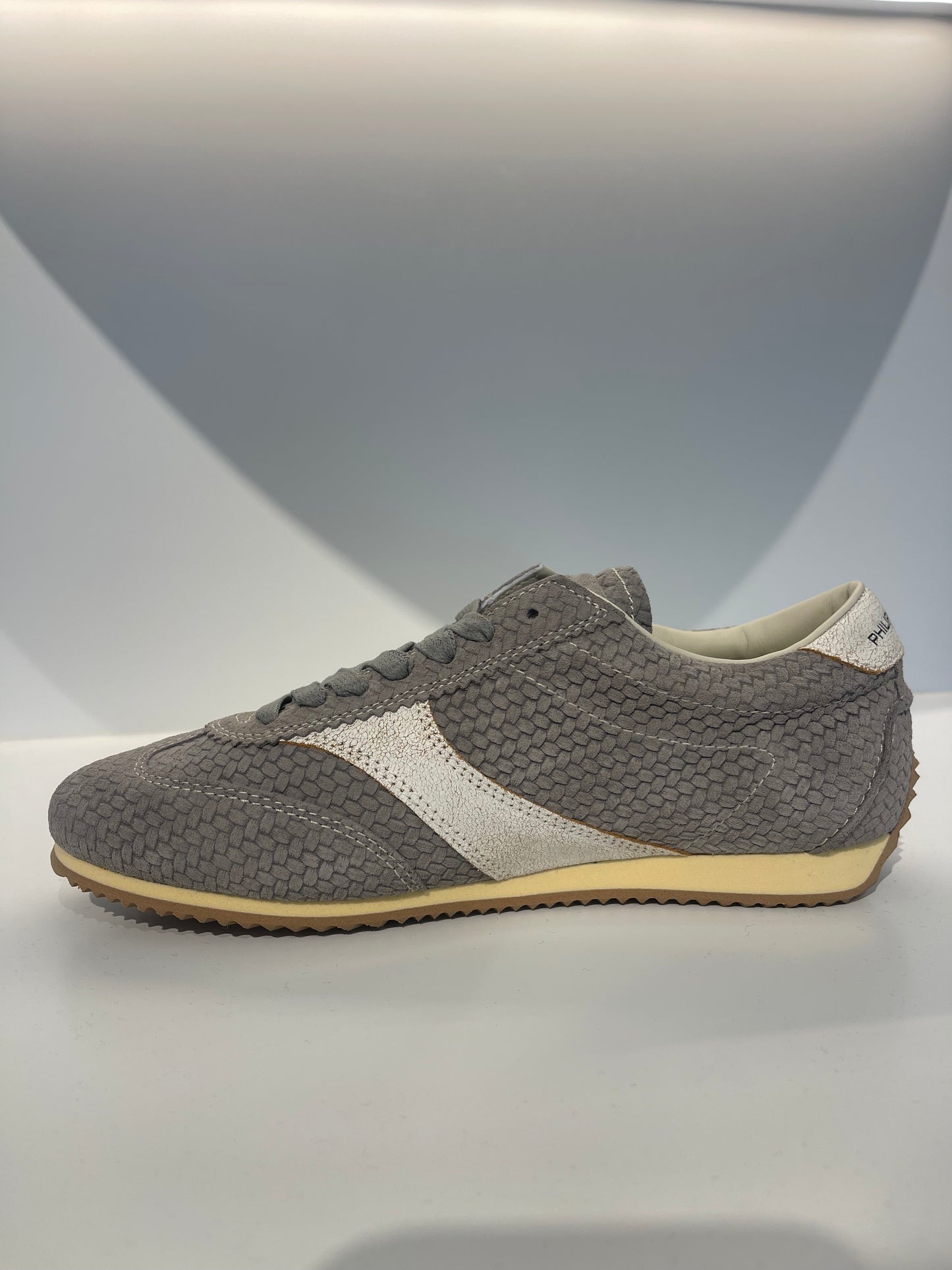 PLANCHE SNEAKER - GRIS