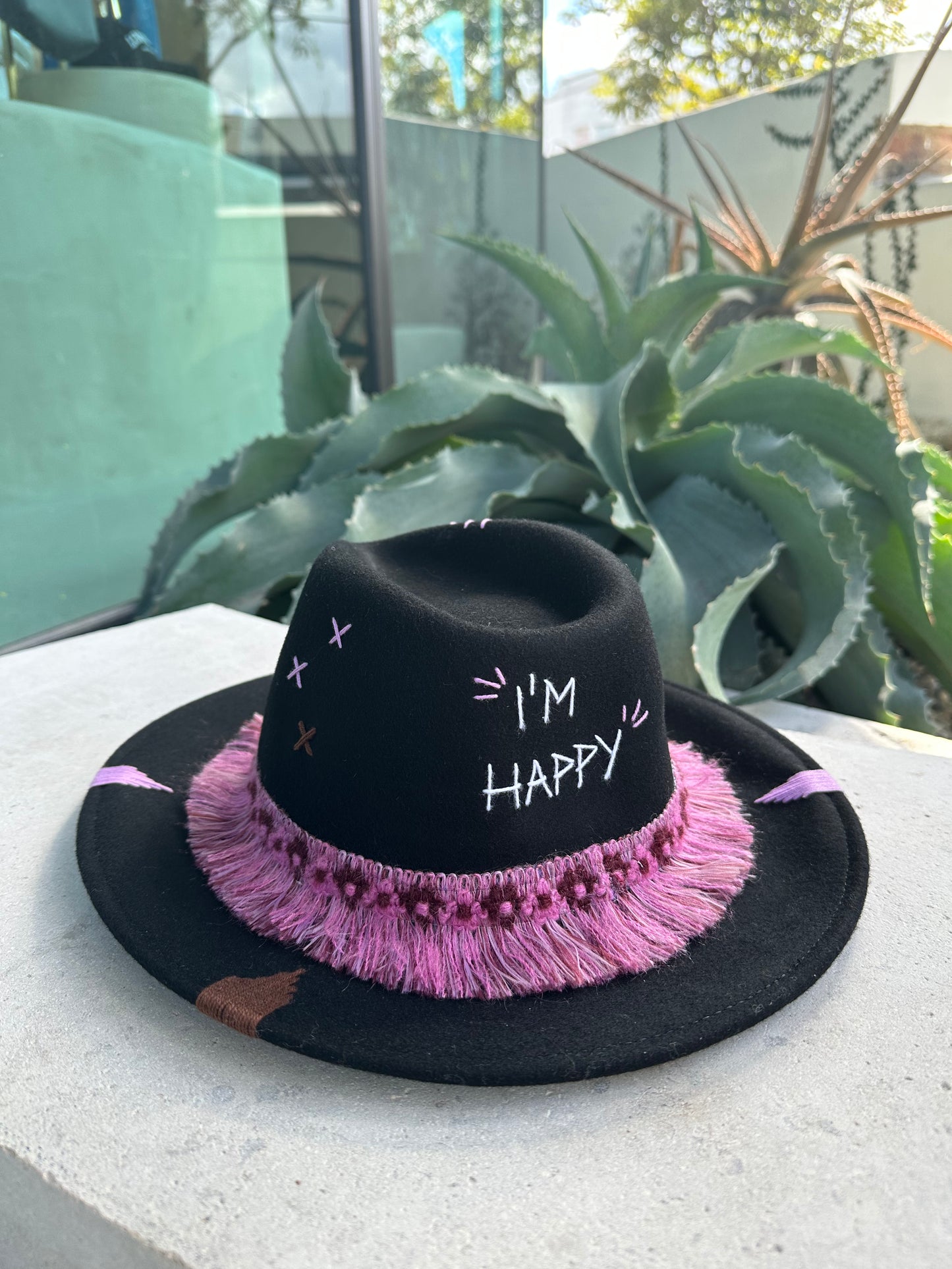 'I'M HAPPY' HAT - BLACK