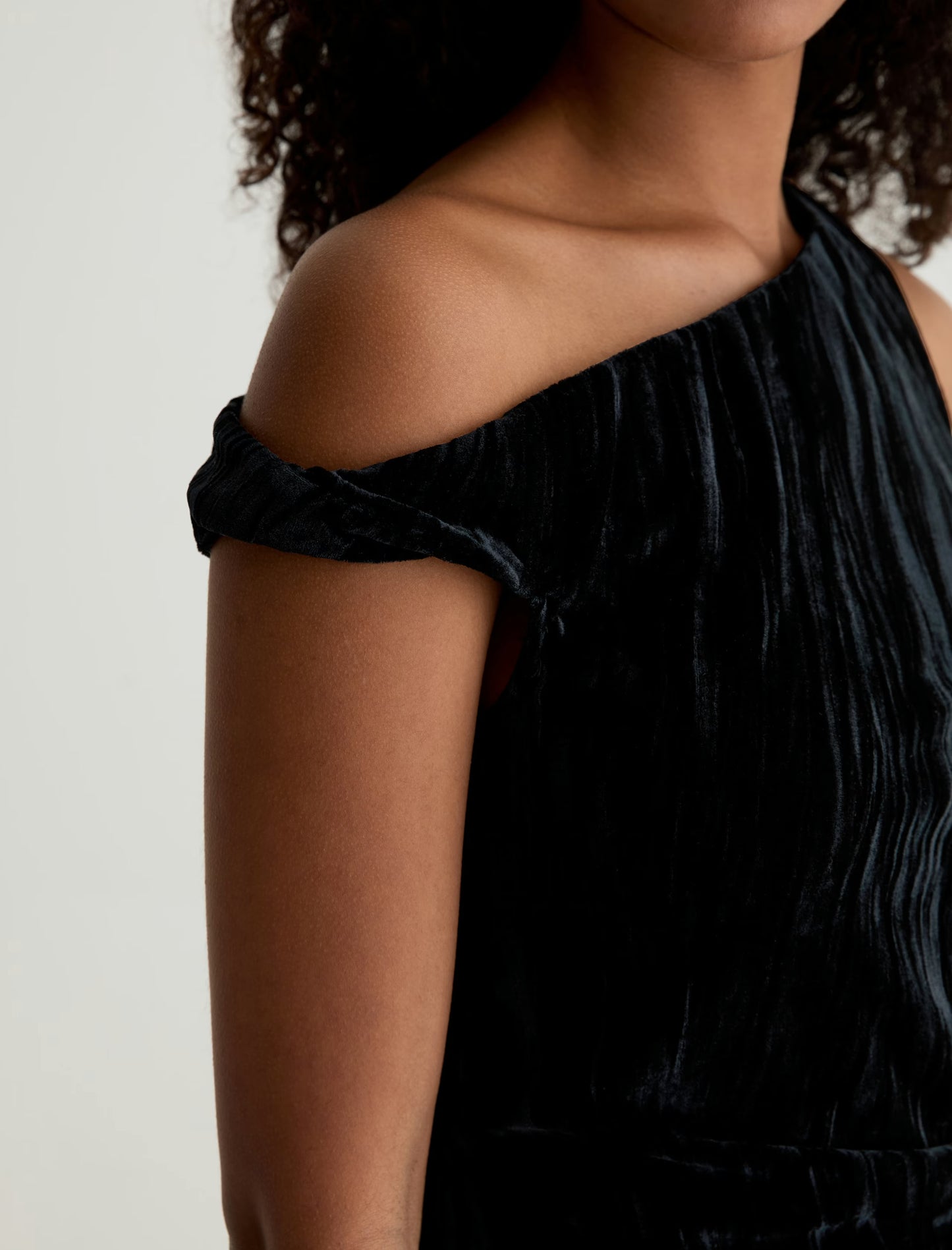 RACHEL VELVET TOP - SUPER BLACK