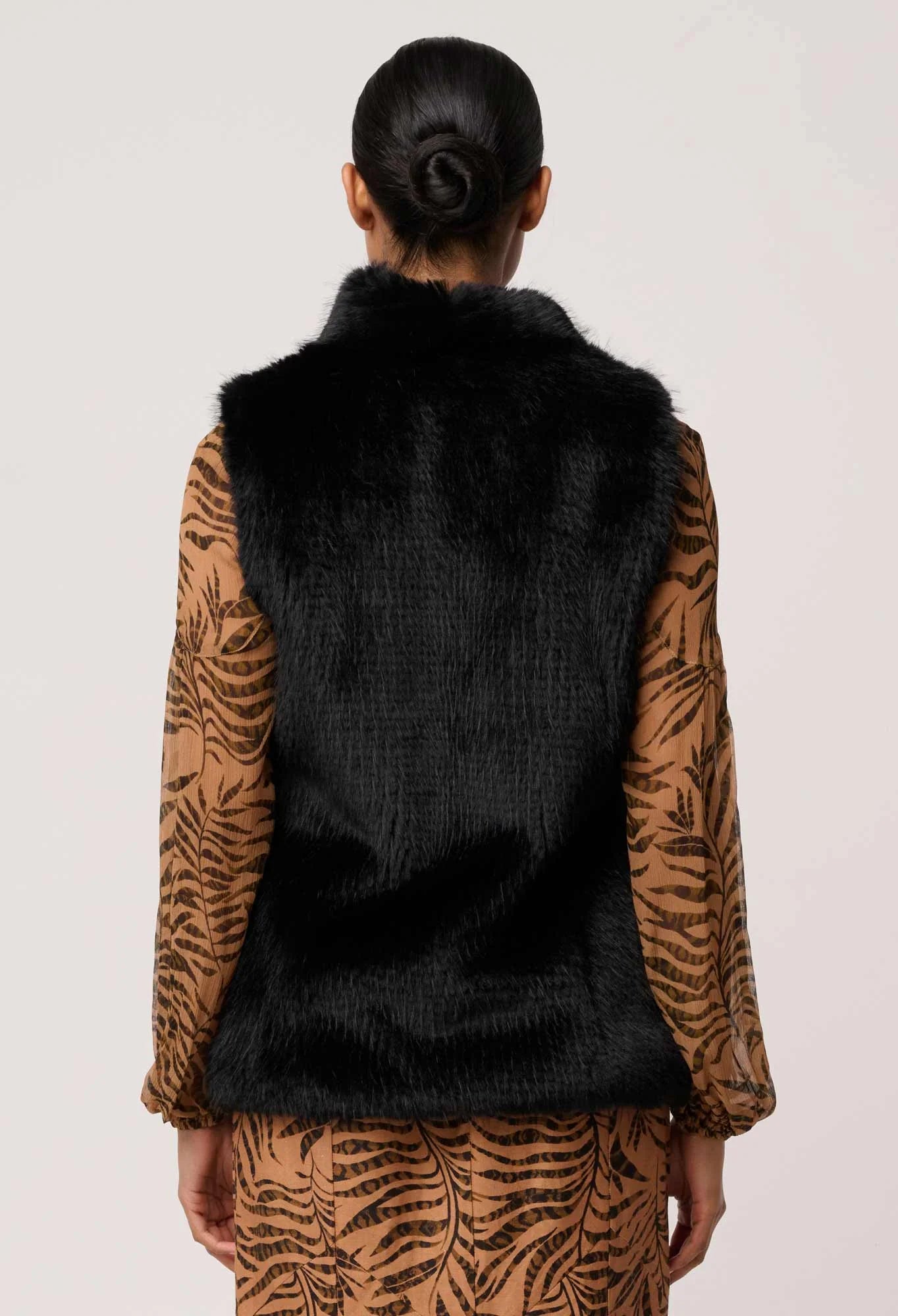 *PREORDER* HAZEL FAUX FUR VEST - BLACK