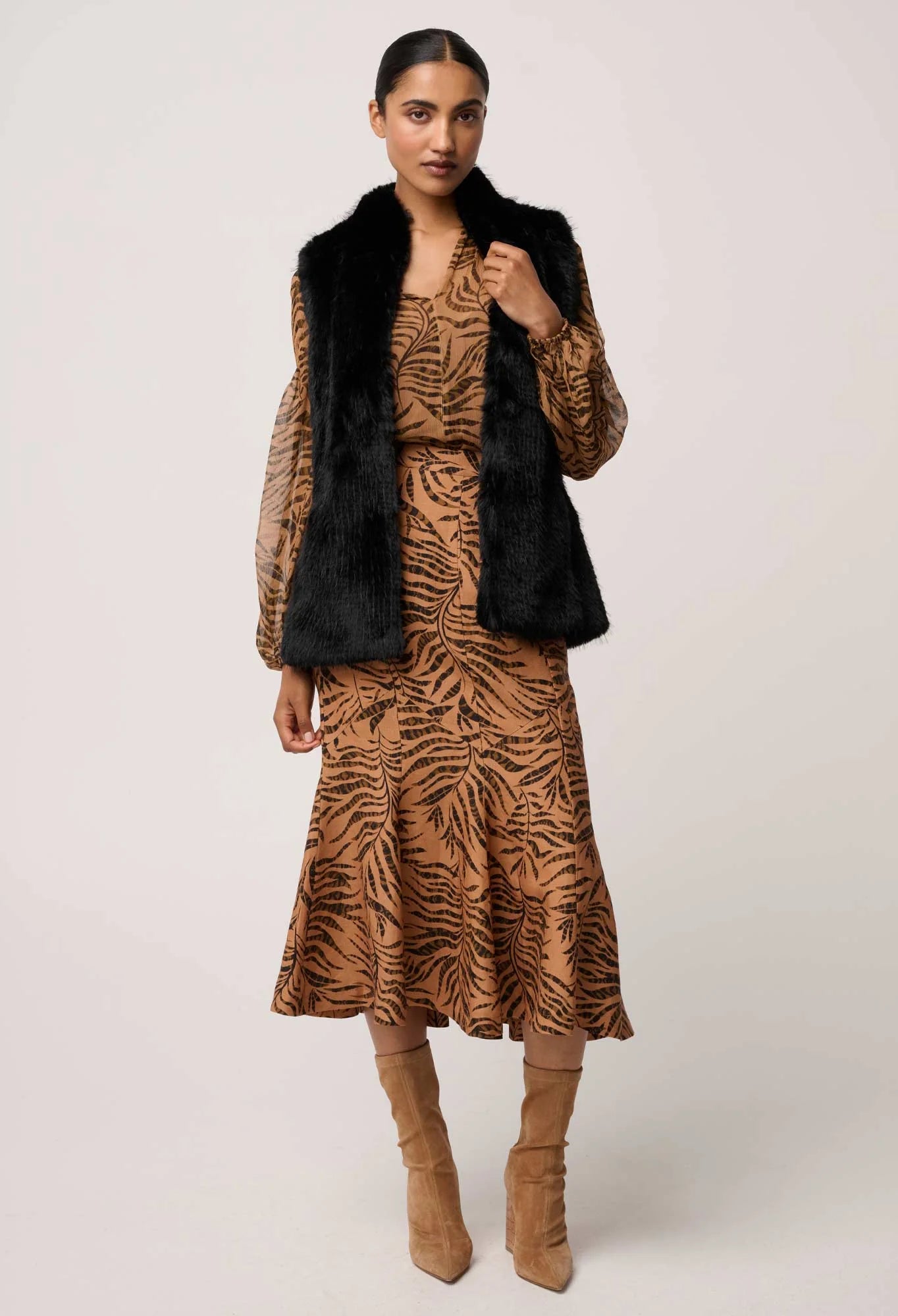 *PREORDER* HAZEL FAUX FUR VEST - BLACK