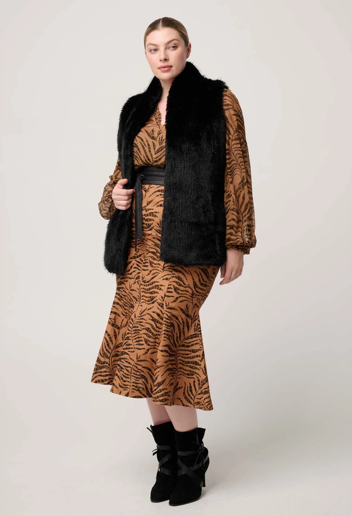*PREORDER* HAZEL FAUX FUR VEST - BLACK