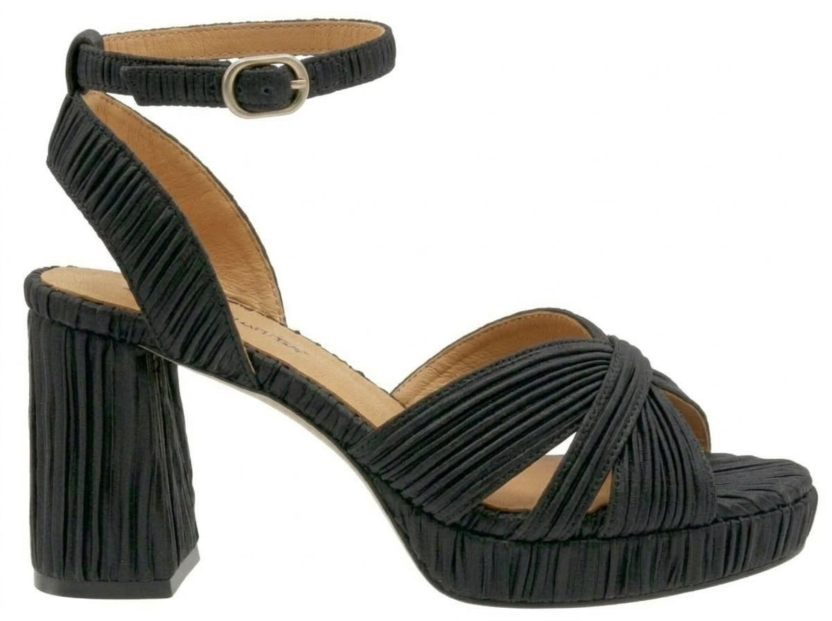 HEELS - BLACK