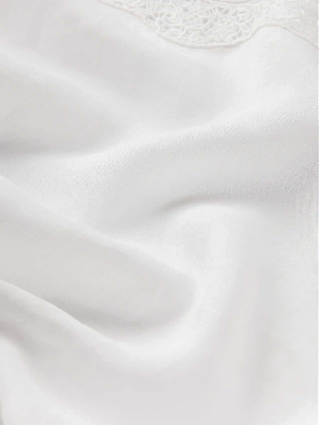 EMBROIDED TOP - WHITE