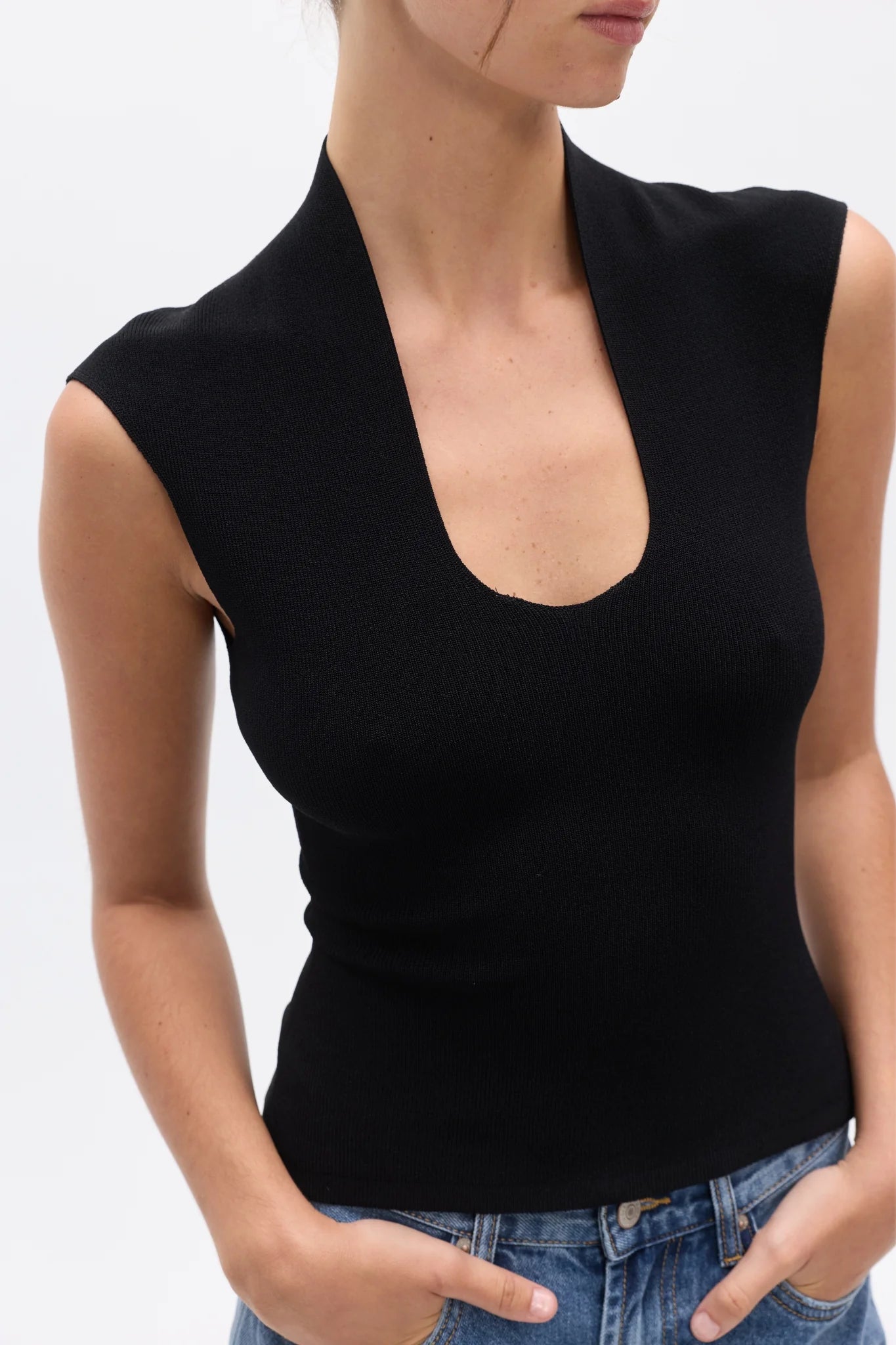 ZELIA TOP - BLACK